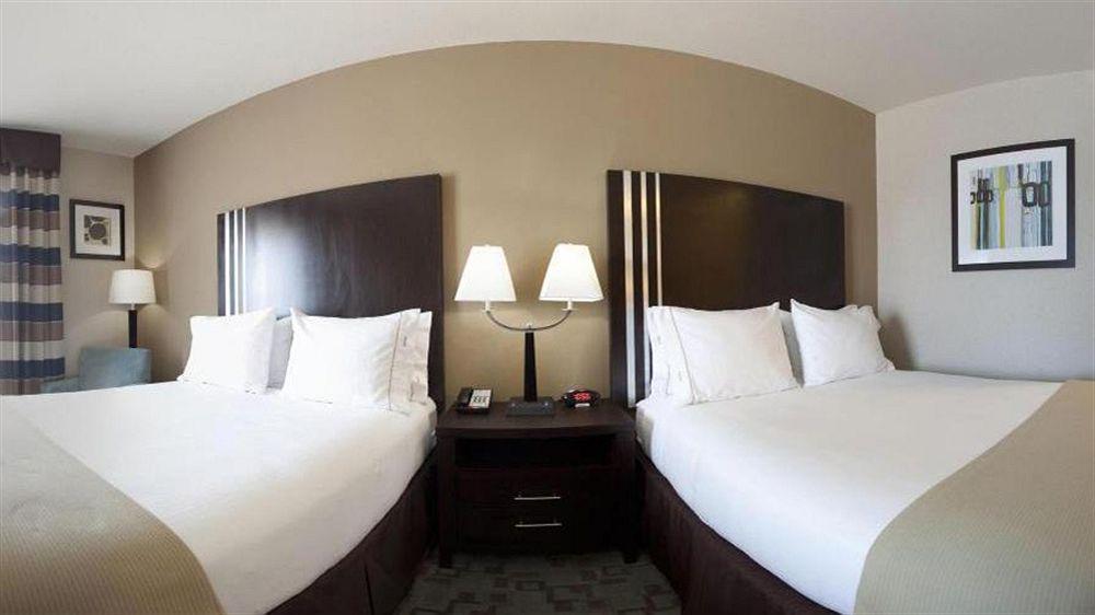 Hotel Express & Houston Nw Beltway 8-west Road By Ihg 2*
