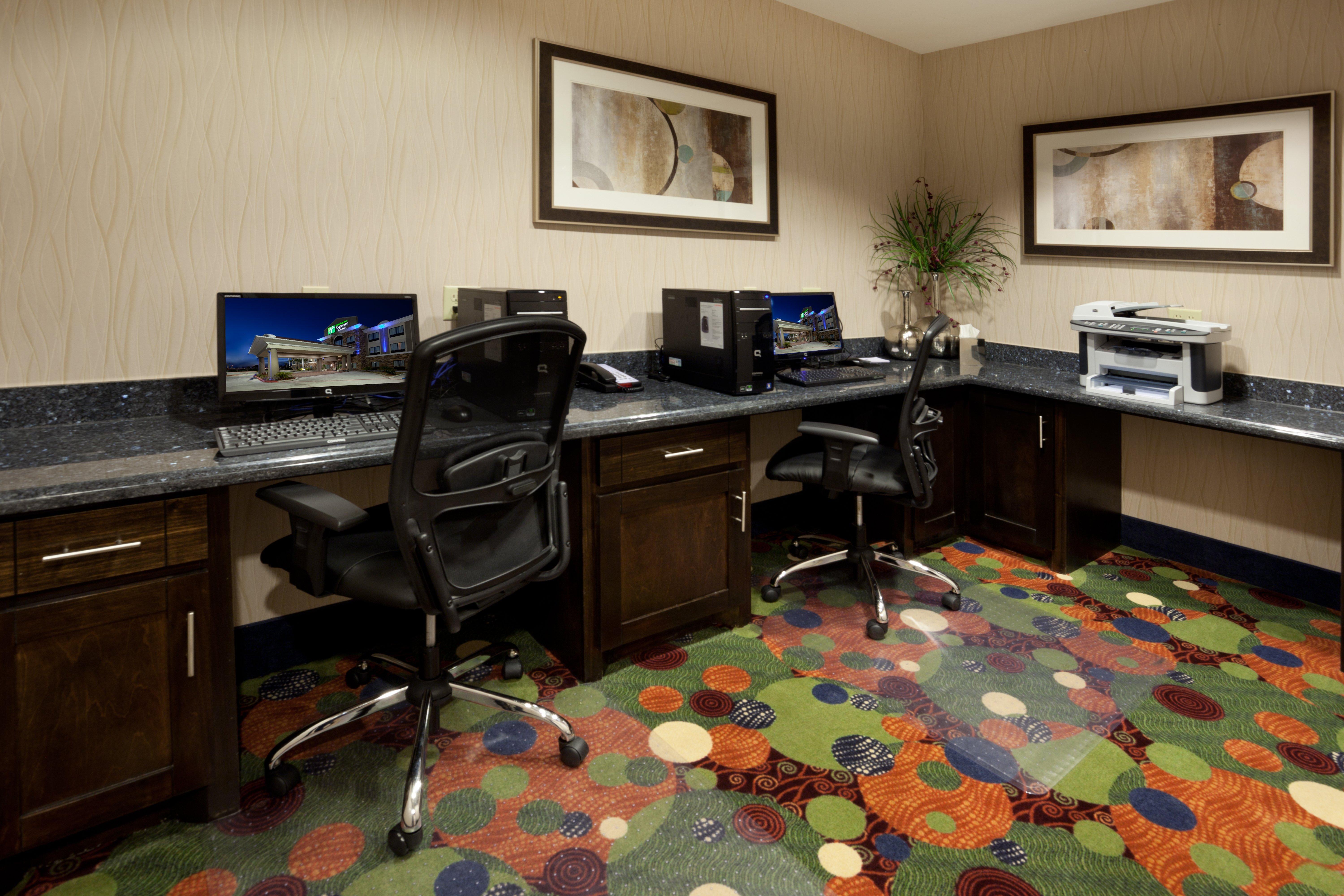 Express & Houston Nw Beltway 8-west Road By Ihg Jersey Village