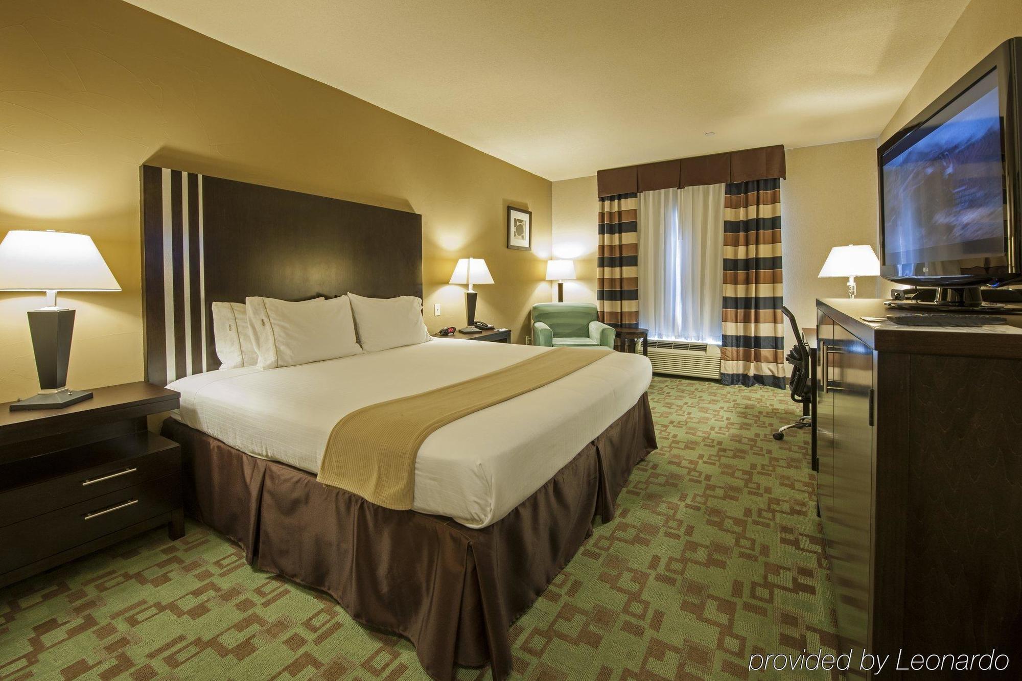 Express & Houston Nw Beltway 8-west Road By Ihg Hotel