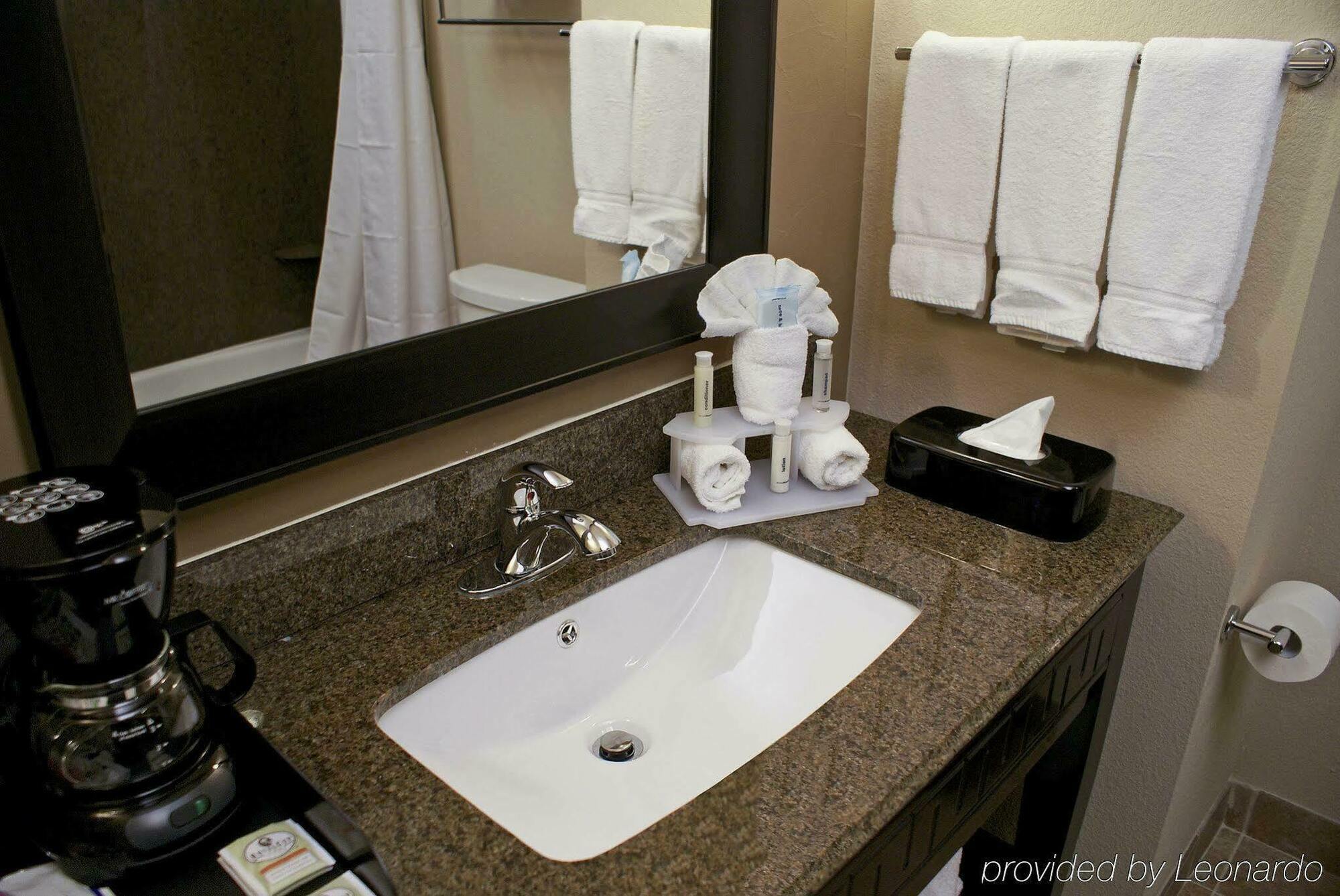 Express & Houston Nw Beltway 8-west Road By Ihg 2* Jersey Village